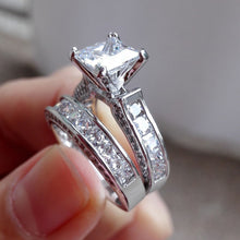 Load image into Gallery viewer, 2-in-1 Womens Vintage White Diamond Silver Engagement Wedding Band Ring Set